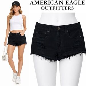 American Eagle | EUC Black Distressed Raw Hem Denim Shorts (size 6)